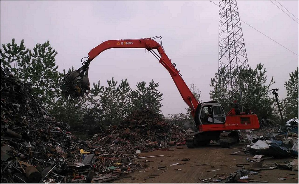 抓鋼機(jī)（抓料機(jī)）.jpg