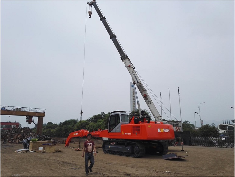 抓料機(jī)，抓鋼機(jī).jpg