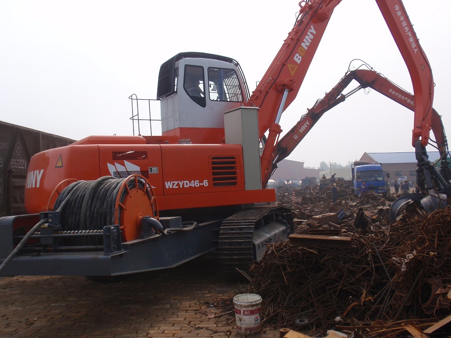 抓鋼機(jī)，抓料機(jī).jpg