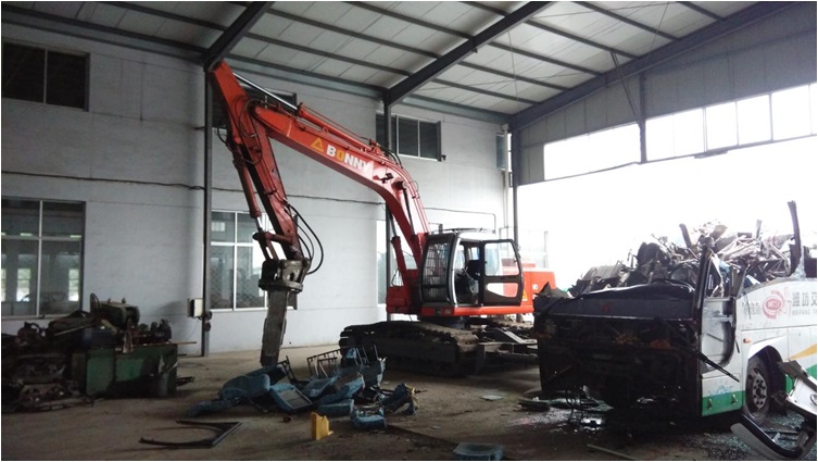 報(bào)廢汽車拆解機(jī).jpg