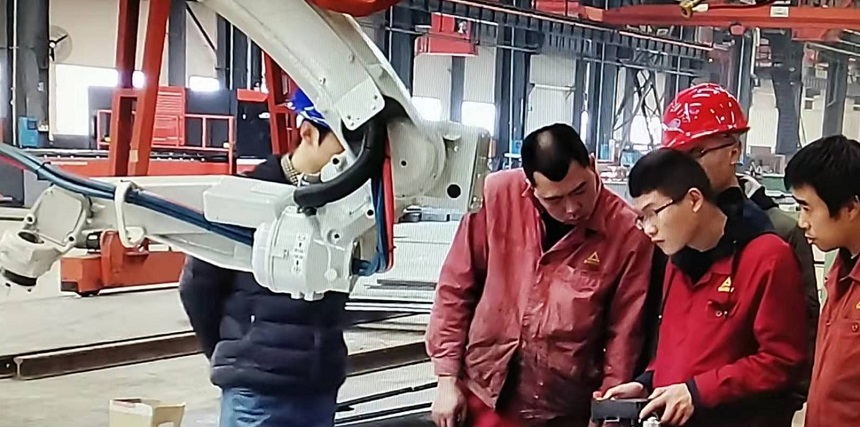 挖掘機(jī)、抓料機(jī)、抓鋼機(jī)、報(bào)廢汽車拆解機(jī)等系列產(chǎn)品智能加工工作站