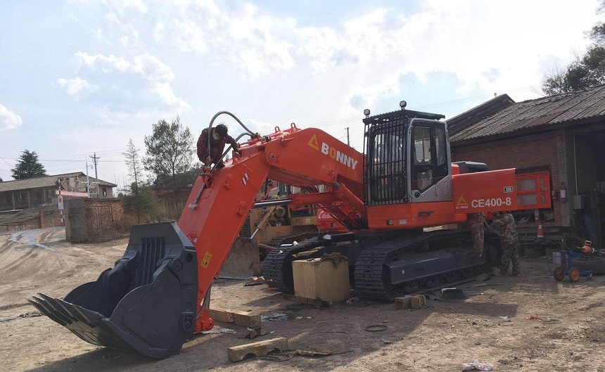 挖掘機安裝服務.jpg 挖掘機安裝服務.jpg