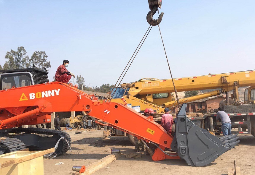 挖掘機服務.jpg 挖掘機服務.jpg