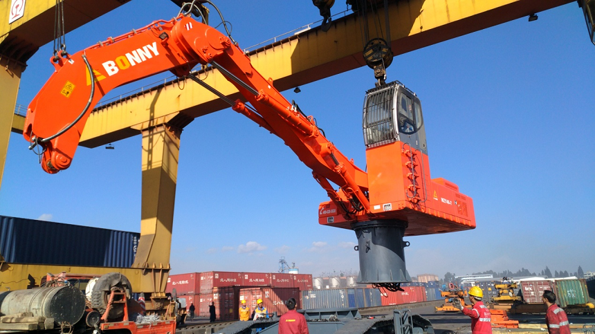 增高筒抓料機.png 增高筒抓料機.png