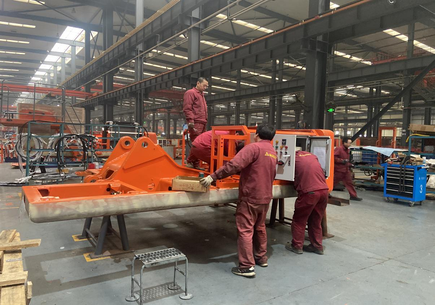 工人師傅們忙碌的身影.png 工人師傅們忙碌的身影.png